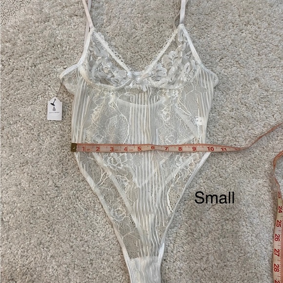 White sexy lace lingerie bodysuit NWT - Picture 6 of 11